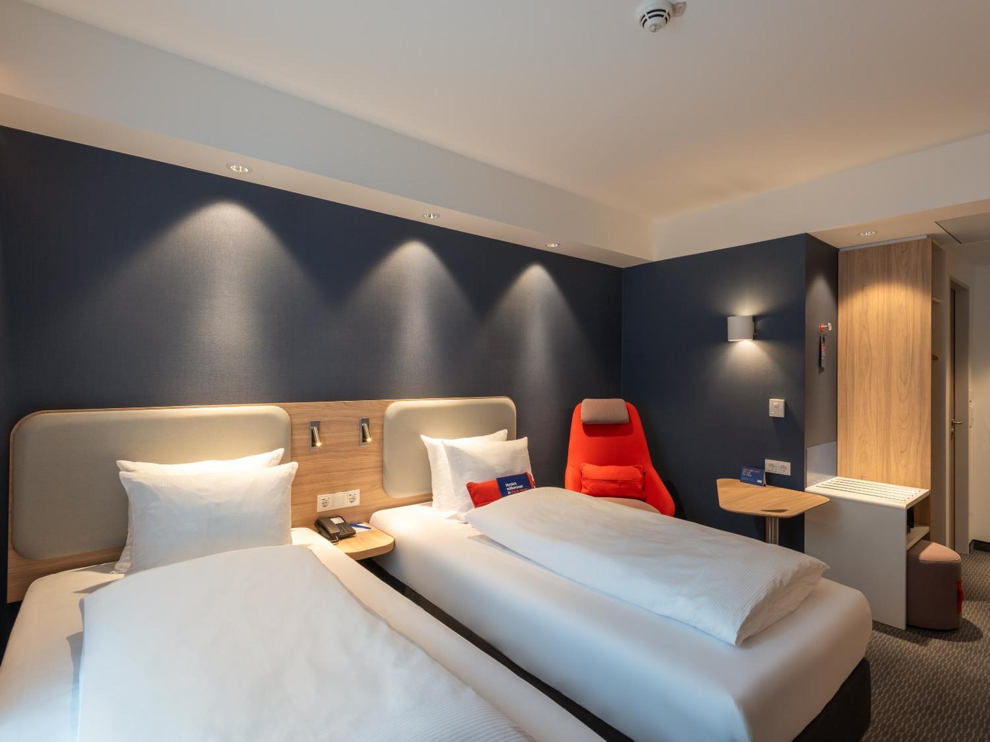 Holiday Inn Express Heilbronn By Ihg Exterior photo