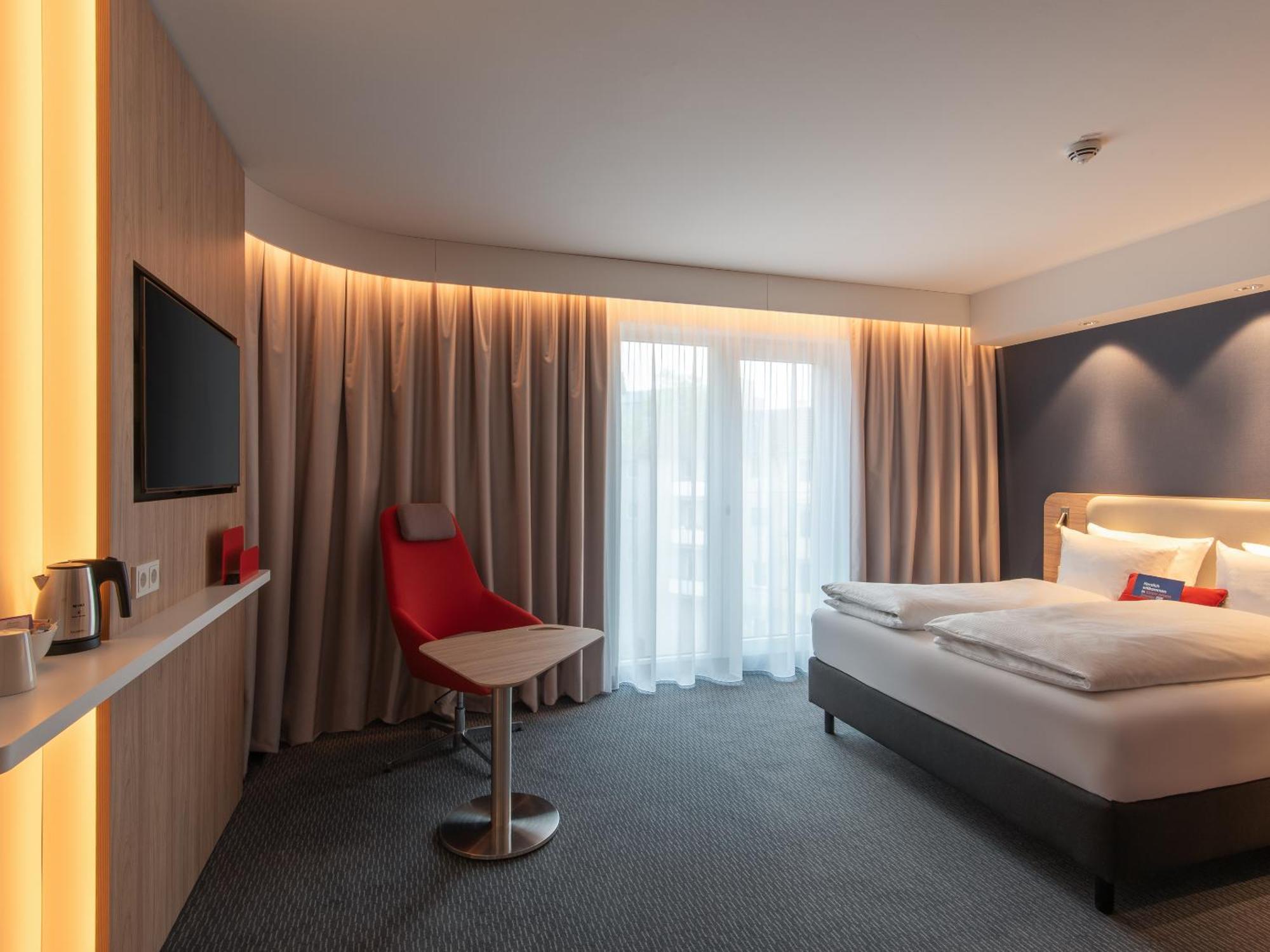 Holiday Inn Express Heilbronn By Ihg Exterior photo