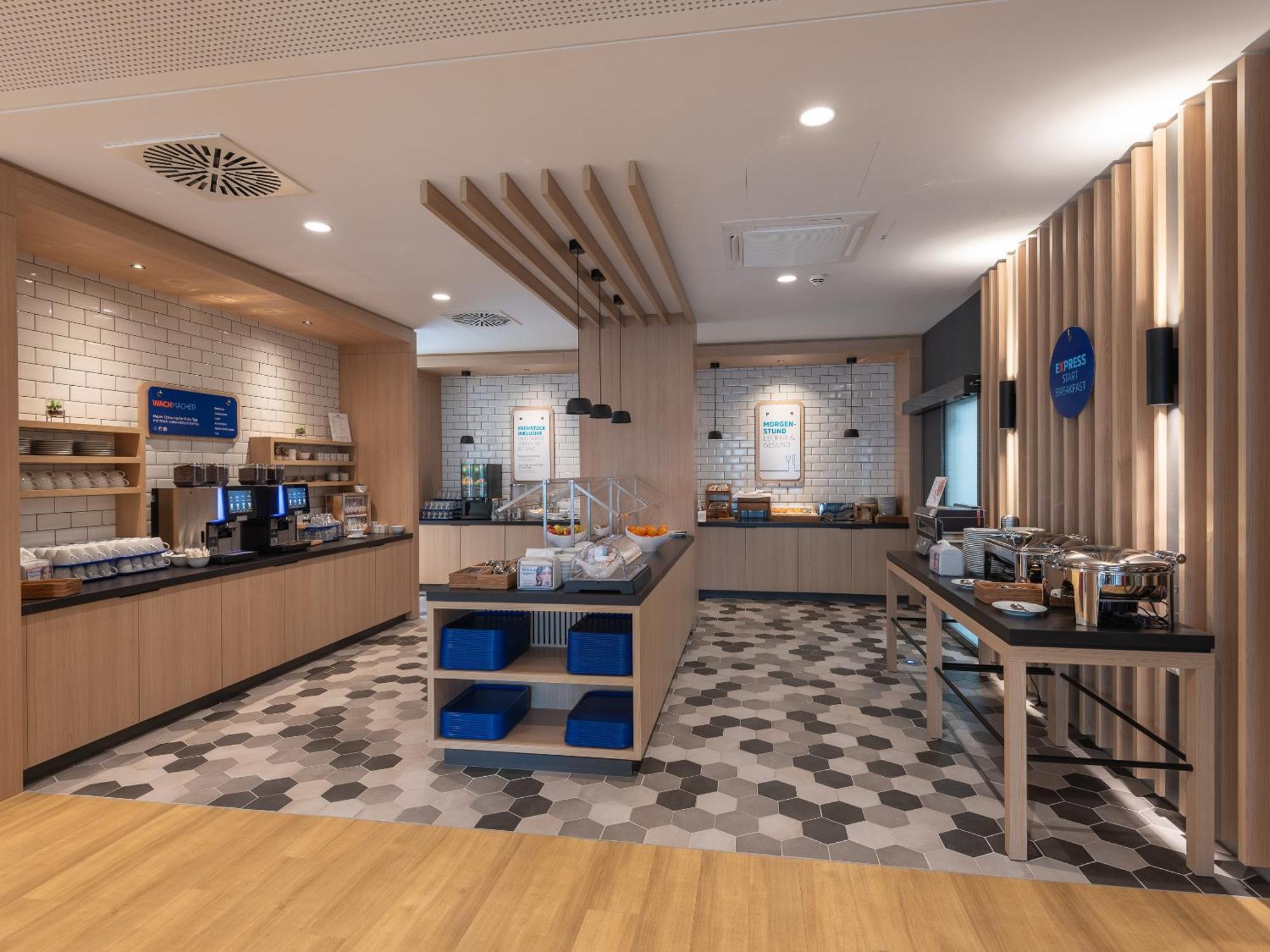 Holiday Inn Express Heilbronn By Ihg Exterior photo